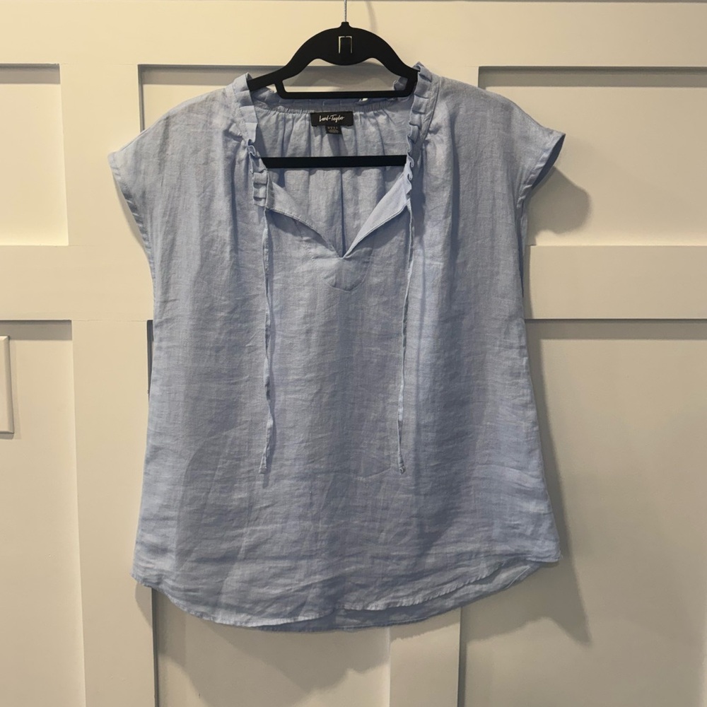 Lord & Taylor Women's Light Blue Blouse 100% linen size Medium EUC